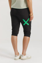 Load image into Gallery viewer, 3/4 Apartment Pant - Kelly Green X