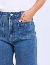 Load image into Gallery viewer, Sarah Short