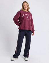 Load image into Gallery viewer, Effortless Contrast Crew - Wine