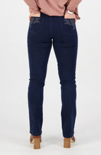 Load image into Gallery viewer, Slim Leg Jean 5781 - Mid Blue