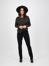 Load image into Gallery viewer, Slim Leg Jean - Black