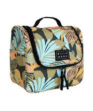 Load image into Gallery viewer, Travel Beauty - Black Sands 3