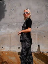 Load image into Gallery viewer, Shelley Tee