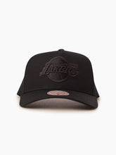 Load image into Gallery viewer, NBA Black On Black Flex 110 Snapback - Los Angeles Lakers