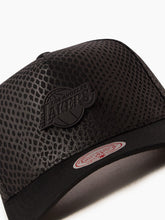 Load image into Gallery viewer, NBA Snake Pro Pinch SNapback - Los Angeles Lakers