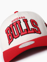 Load image into Gallery viewer, NBA Team Arch Flex 110 Snapback - Chicago Bulls