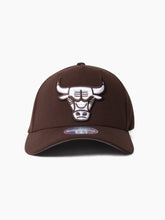 Load image into Gallery viewer, Autumn Colour 110 Bulls Snapback - Washed Chocolate