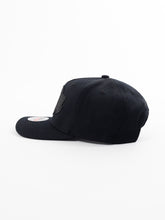 Load image into Gallery viewer, NBA Black On Black Flex 110 Snapback - Los Angeles Lakers