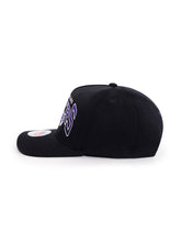 Load image into Gallery viewer, NBA Black On Black Flex 110 Snapback - Los Angeles Lakers