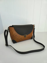 Load image into Gallery viewer, Nira Handbag