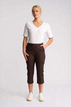 Load image into Gallery viewer, Wave 3/4 Poplin Cargo Pant - Chocolate