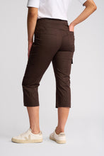 Load image into Gallery viewer, Wave 3/4 Poplin Cargo Pant - Chocolate