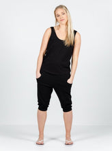 Load image into Gallery viewer, 3/4 Apartment Pant - Black X