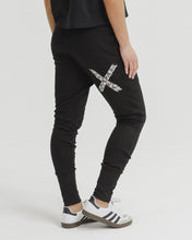 Load image into Gallery viewer, Apartment Pant - Winter Graphite Daisy X
