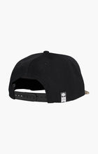 Load image into Gallery viewer, Bruce 6 Panel Cap - Black/Camo
