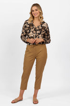 Load image into Gallery viewer, 7/8 Length Elastic Waist Pant - Caramel
