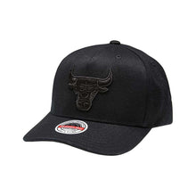 Load image into Gallery viewer, NBA Black on Black Flex 110 Snapback - Chicago Bulls
