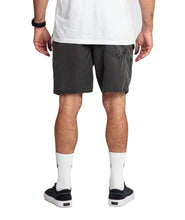 Load image into Gallery viewer, Center Trunk 17" - Black
