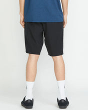 Load image into Gallery viewer, Frickin Cross Shred 20 Shorts - Black
