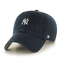 Load image into Gallery viewer, Base Runner 47 Clean Up  New York Yankeees - Navy/White

