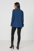 Load image into Gallery viewer, Raglan Sleeve &amp; Wood Button Shirt - Blue
