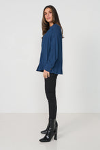 Load image into Gallery viewer, Raglan Sleeve &amp; Wood Button Shirt - Blue
