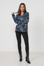 Load image into Gallery viewer, Raglan Sleeve &amp; Wood Buttons Shirt - Print
