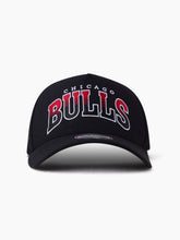 Load image into Gallery viewer, NBA Gradient Arch 110 Snapback - Chicago Bulls
