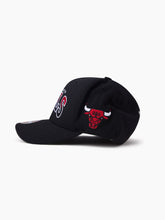 Load image into Gallery viewer, NBA Gradient Arch 110 Snapback - Chicago Bulls
