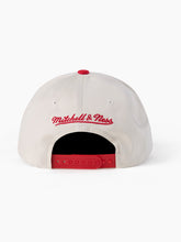 Load image into Gallery viewer, NBA White/Cream/Red Pro Pinch Snapback - Chicago Bulls
