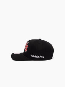 NBA Old English Pro Pinch Snapback - Bulls