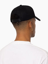 Load image into Gallery viewer, NFL Black On Black Flex 110 Snapback - Oakland Raiders
