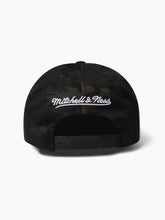 Load image into Gallery viewer, Autumn Colour 110 Bulls Snapback - Camo
