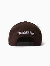 Load image into Gallery viewer, Autumn Colour 110 Bulls Snapback - Washed Chocolate
