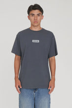 Load image into Gallery viewer, Sup Tee 190/Parallel - Asphalt
