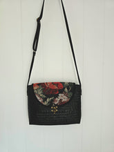 Load image into Gallery viewer, Nintra Sling Back Bag
