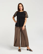 Load image into Gallery viewer, Selah Top - Black
