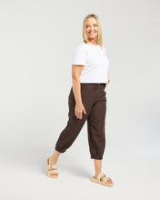 Load image into Gallery viewer, Nova Pant - Brown

