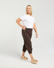 Load image into Gallery viewer, Nova Pant - Brown
