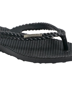 Kick Back Thong - Blacks