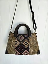 Load image into Gallery viewer, Viengsaen Handbag
