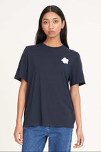 Load image into Gallery viewer, Classic Tee 170/Flowerbomb - Midnight
