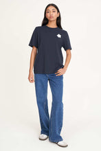 Load image into Gallery viewer, Classic Tee 170/Flowerbomb - Midnight
