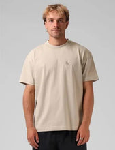 Load image into Gallery viewer, Form Tee - Sand

