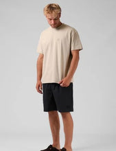 Load image into Gallery viewer, Form Tee - Sand
