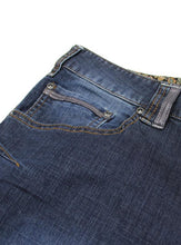 Load image into Gallery viewer, Square Weave Denim Short
