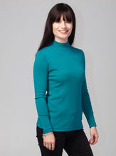 Load image into Gallery viewer, Bay Road Turtle Neck
