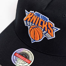 Load image into Gallery viewer, NBA Evergreen Stretch Snapback - Knicks
